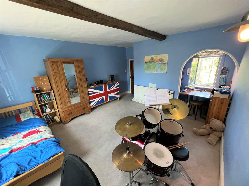 Bedroom 3B.JPG