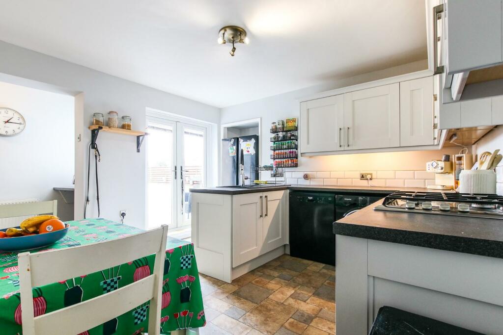 Kitchen3.jpg