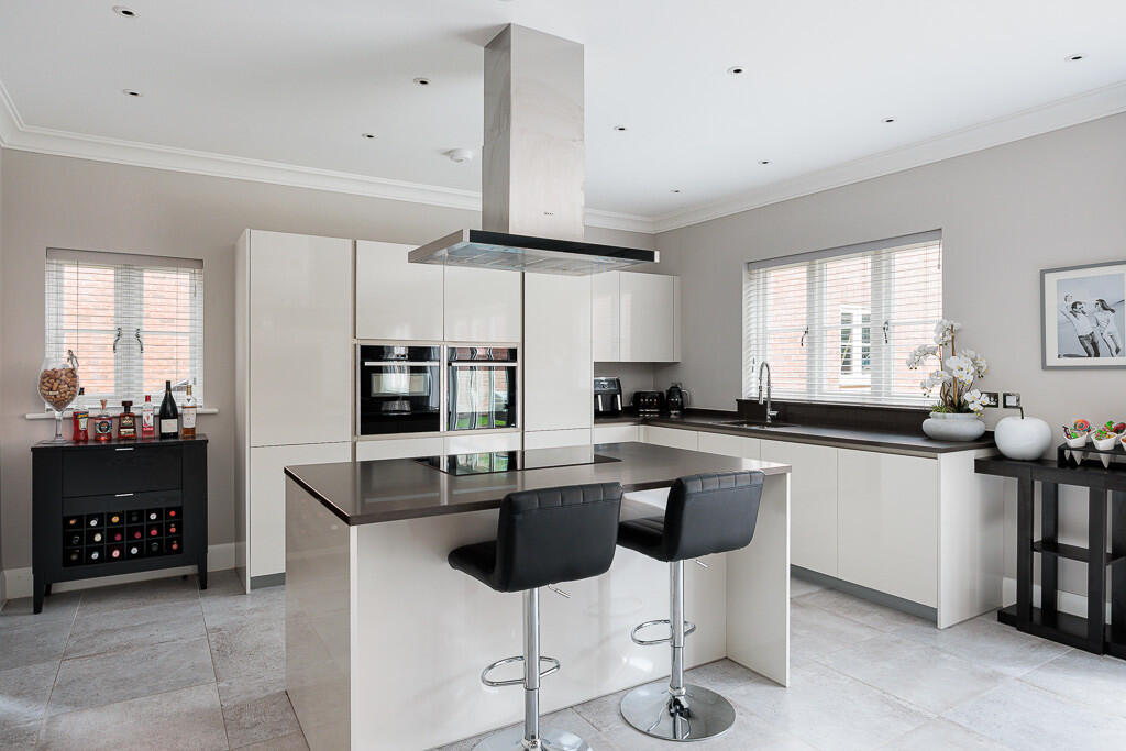 3_churchill_avenu...