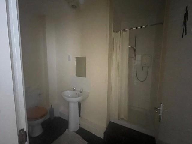 Shower Room.jpg