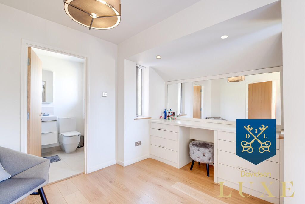 Logo Luxe (4 of 5...