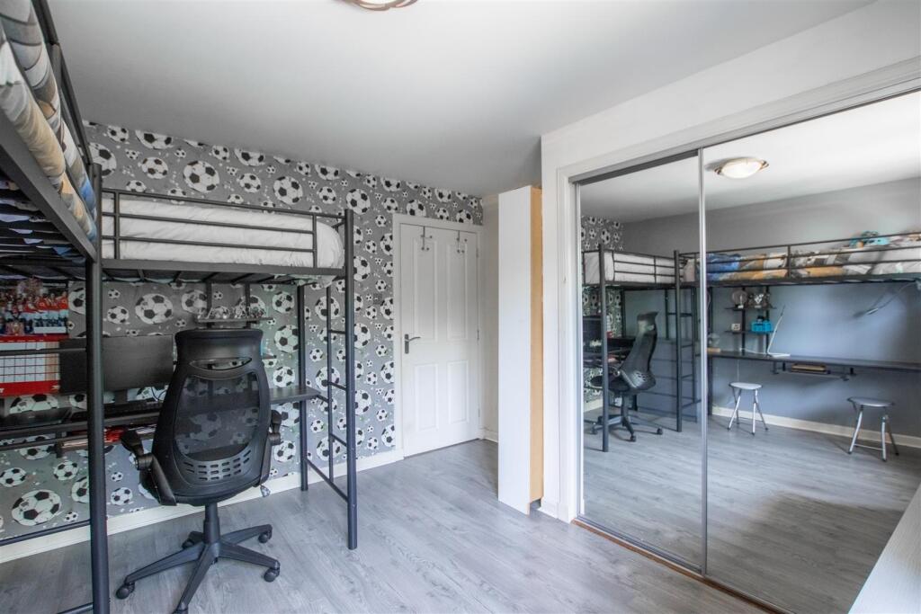 bedroom.two.jpg
