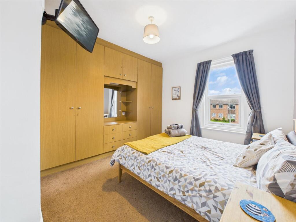 Bedroom: