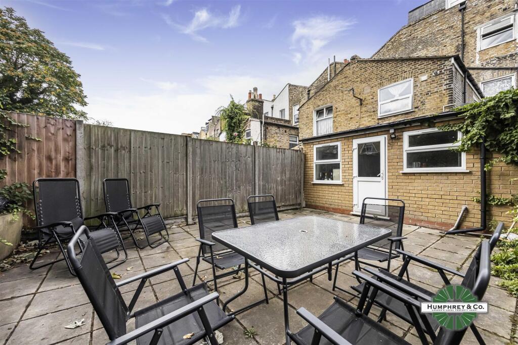 96A Glenarm Road -011.jpg