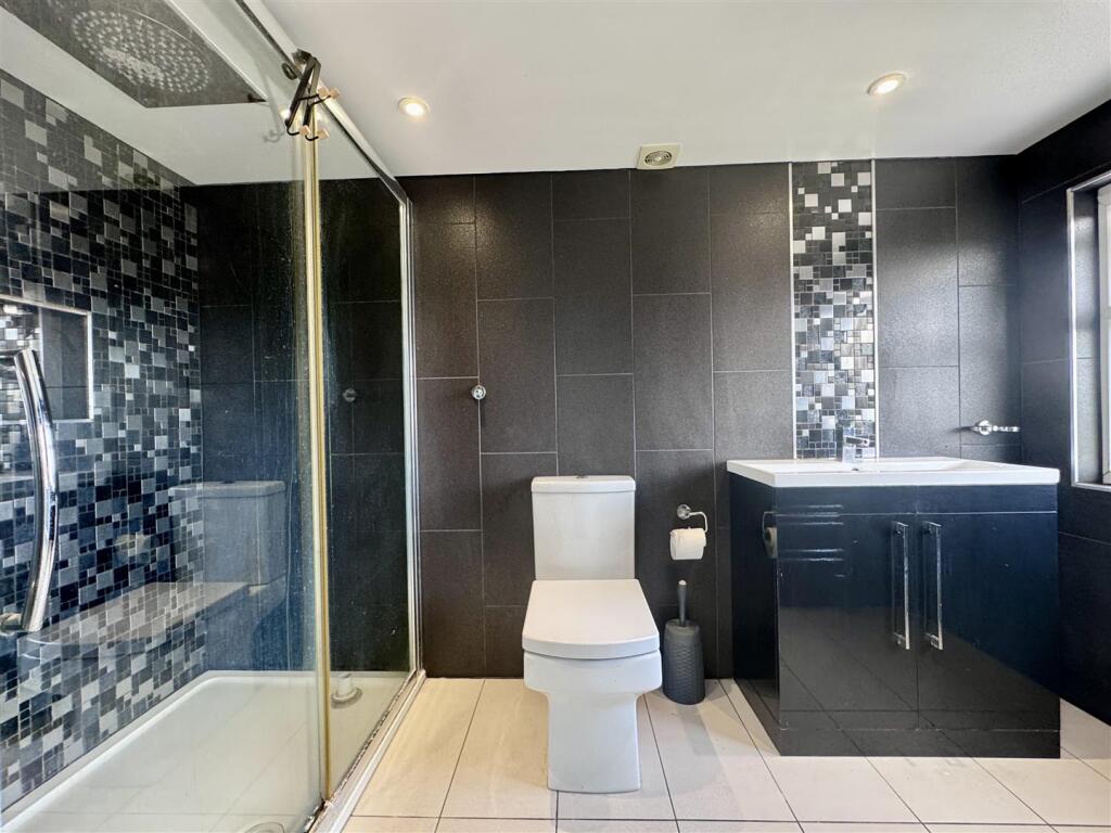 Ensuite.jpg
