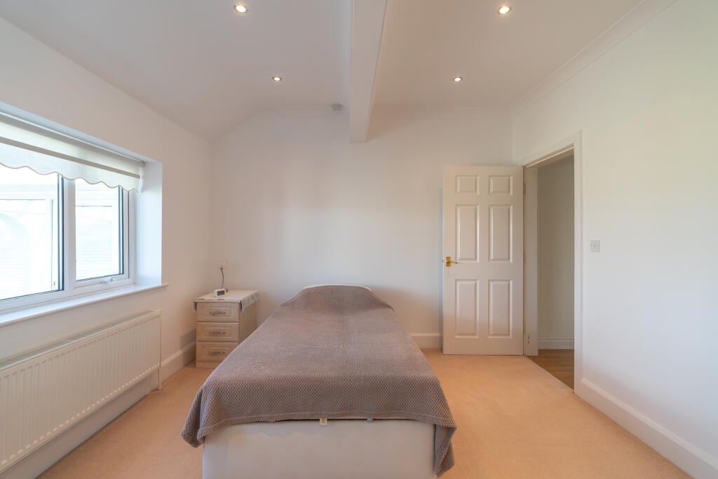 BEDROOM4 (5).jpg