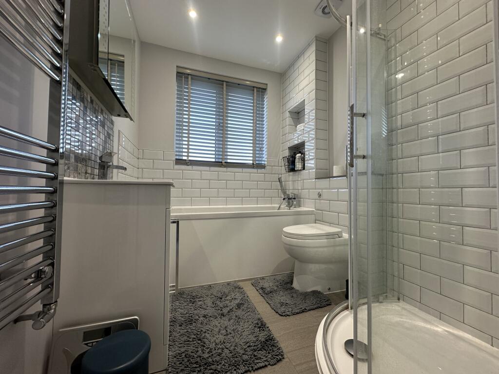 Bathroom first floor