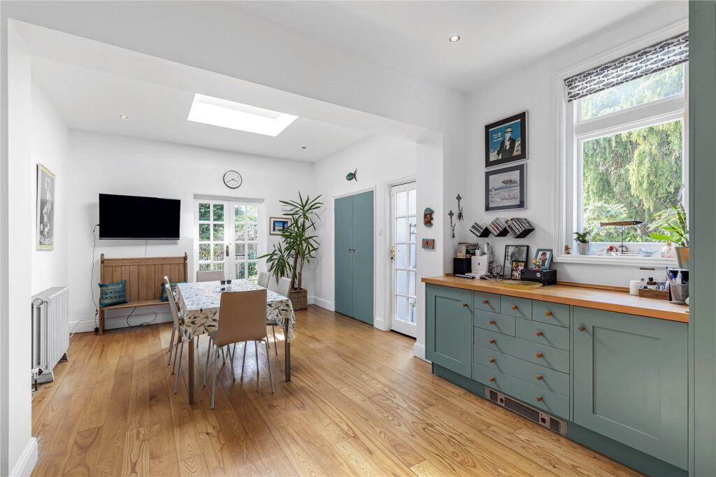 Kitchen Dining Area