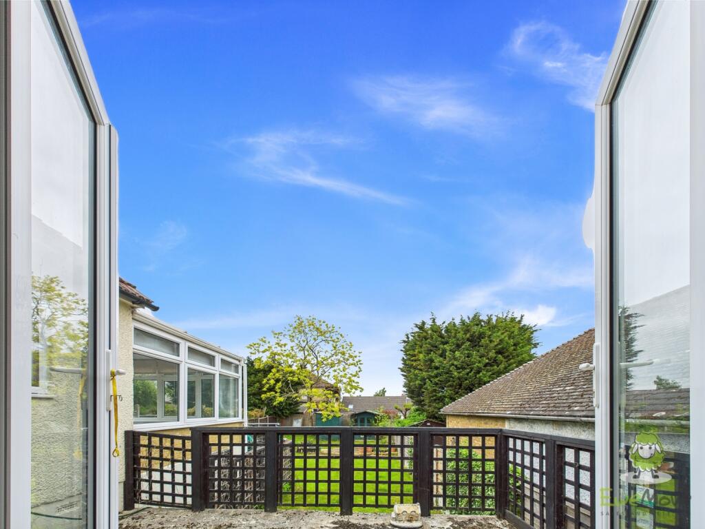 CAM01543G0-PR0128-STILL033