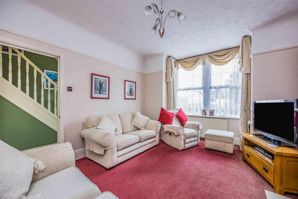 2A Wesley Grove, Copnor-Small-PorticoMarketing-Sol