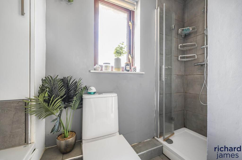 76eb1c7a-34f7-476...