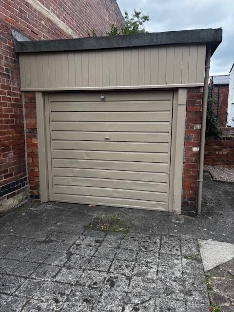 Garage/Drive to Rent- Wadbrough Road, Sheffield, S11