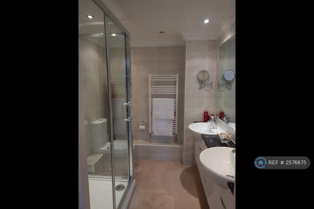 Master Ensuite