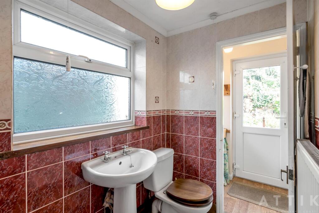 28 Norwich Road Halesworth IP19 8BX (8).jpg