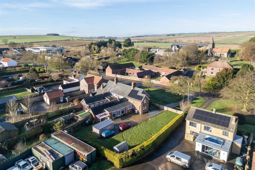 Primrose Way Aerial-8.jpg