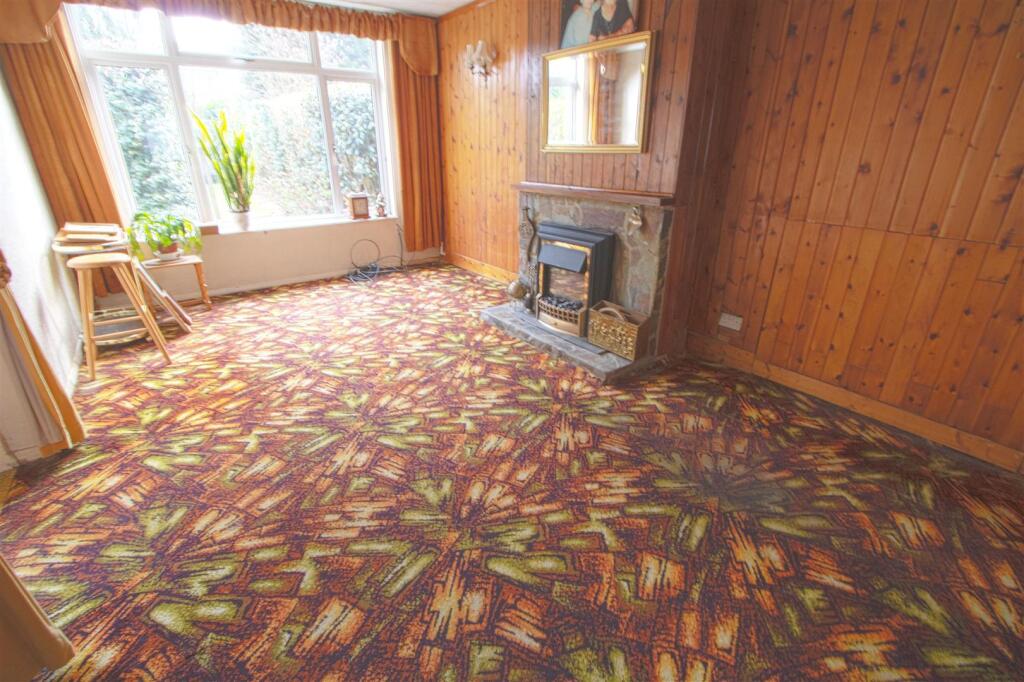 LOUNGE.jpg