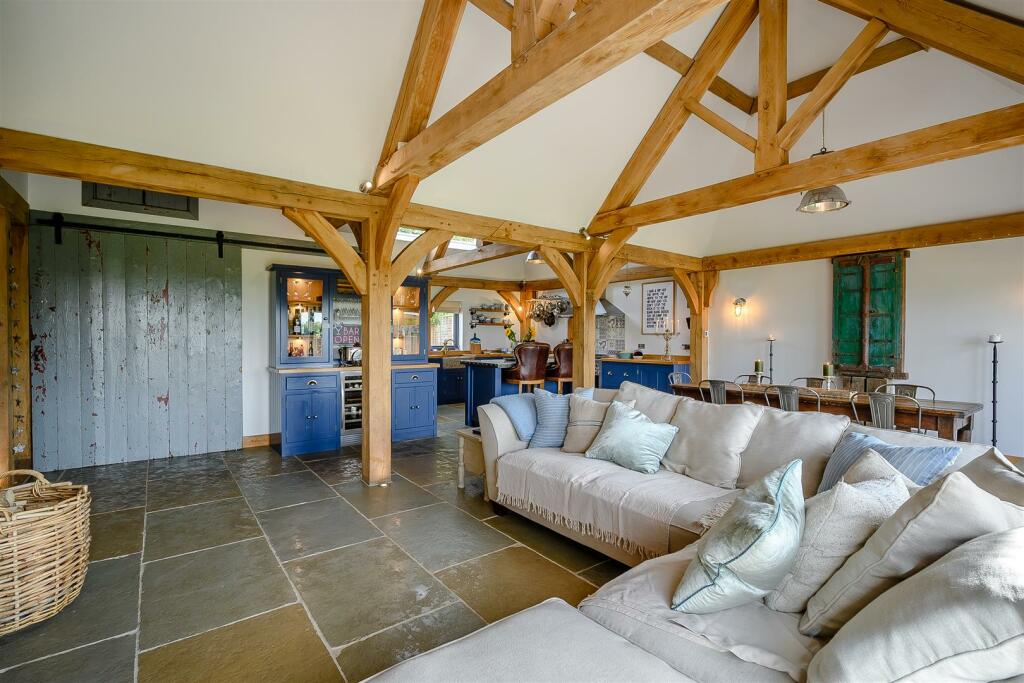 8568517-interior05.jpg