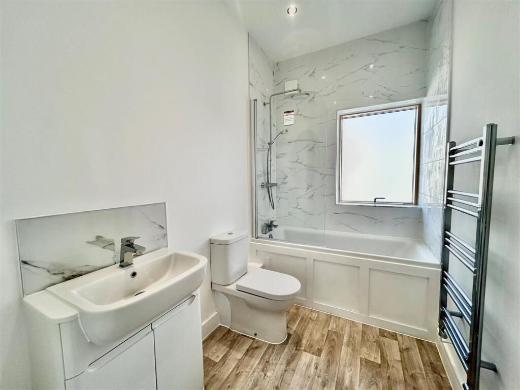 Upstairs bathroom (1).jpg