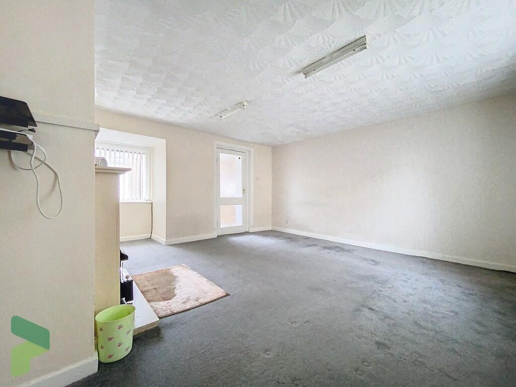 Living / Dining R...