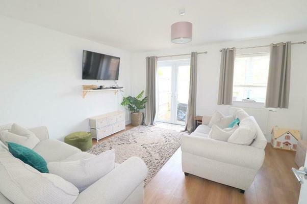 Lounge 3.jpg