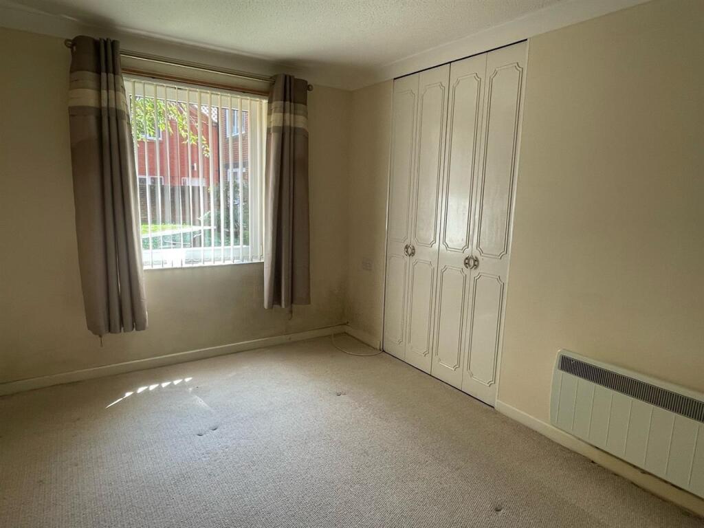 Bedroom..jpg