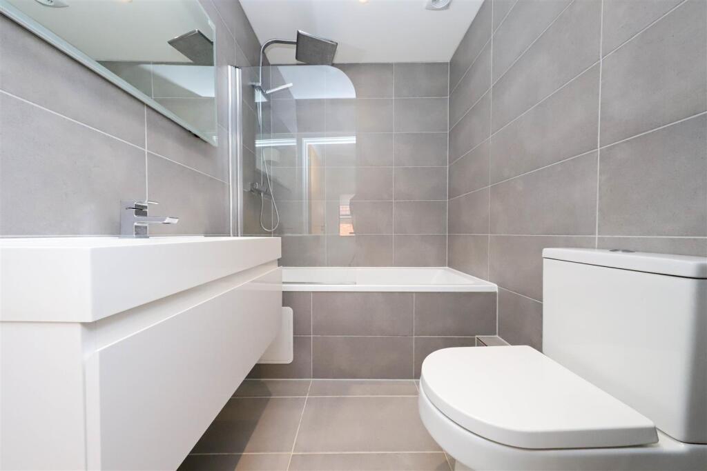 nicholas james tivoli bathroom_.jpg