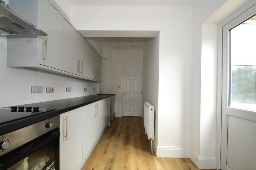 12 Olvestone Road (4).JPG