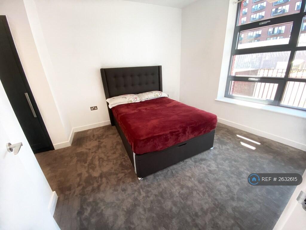 Bed At Centre