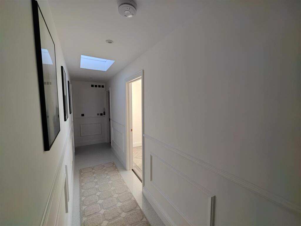 Goldstone Crescent 7  (4).jpg