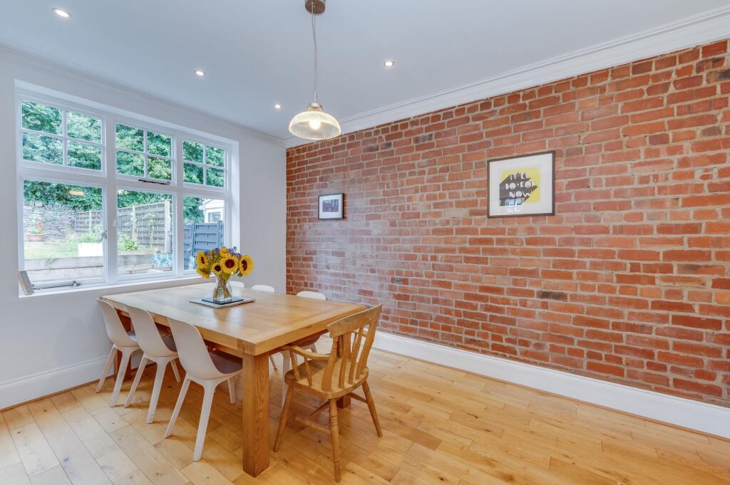 KITCHEN/DINER AND LOUNGE