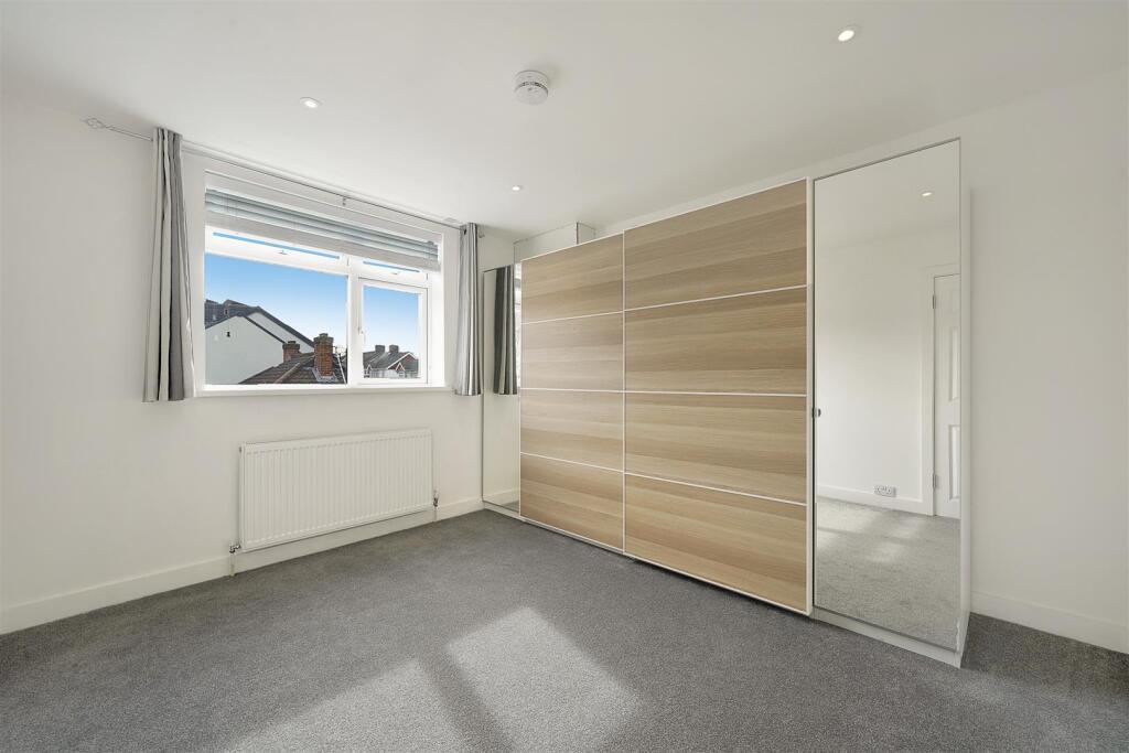 First Floor, 3 Tring Avenue - kNaOCVTVlER3eulO5Hp0