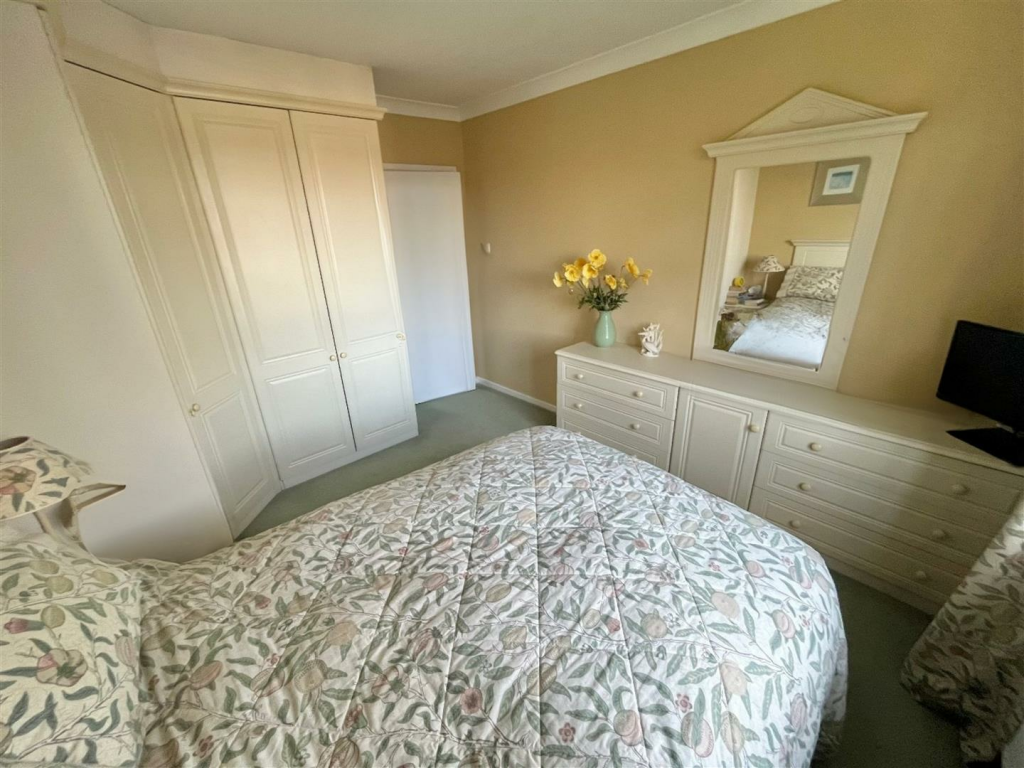 Bedroom 1 Aspect 2