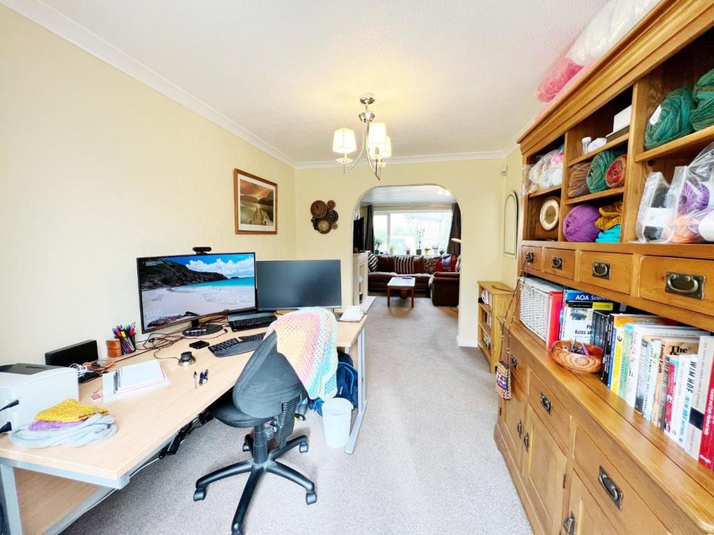 Dining Room pic 2.jpg