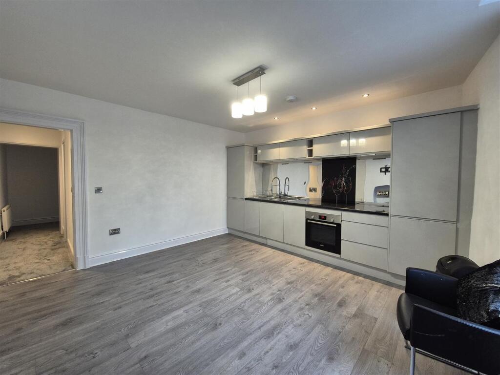 Open Plan Lounge/Kitchen