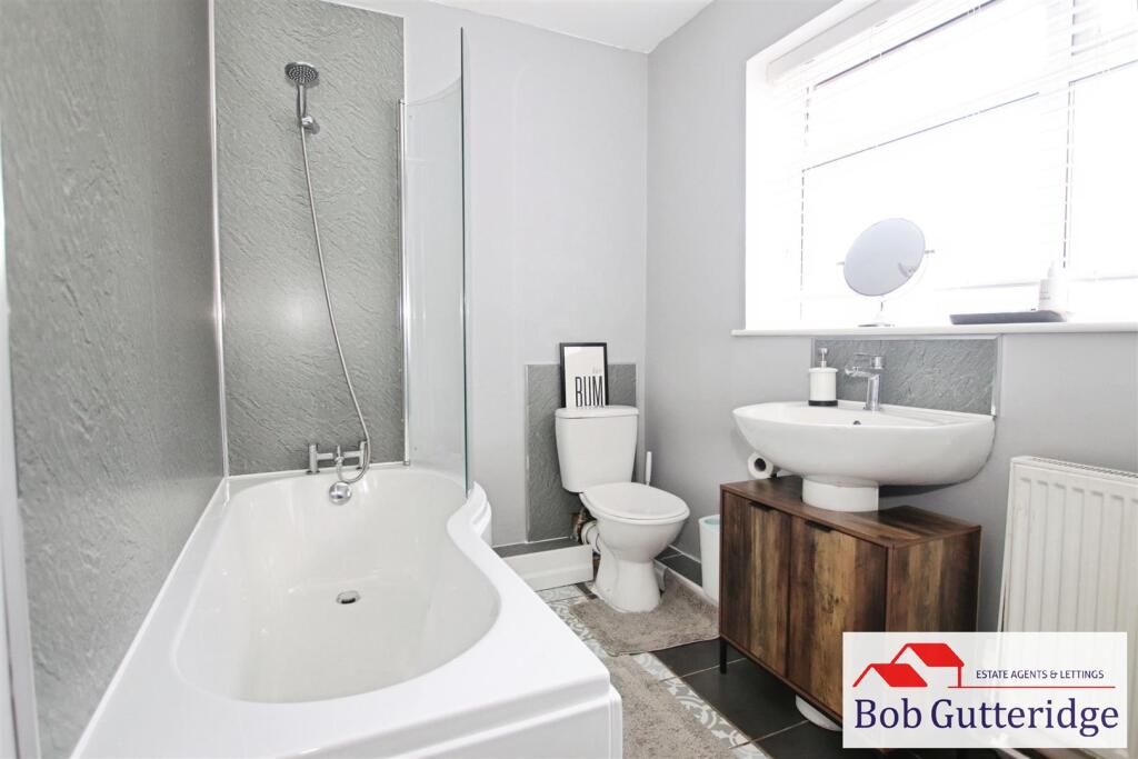 GROUND FLOOR BATHROOM