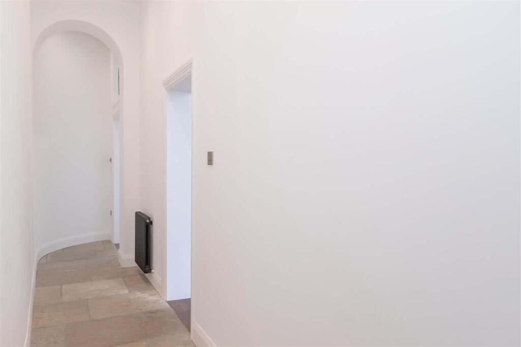 Adelaide Crescent_8.jpg