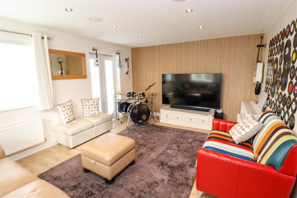 Lounge With Juliette Balcony (1st Floor)