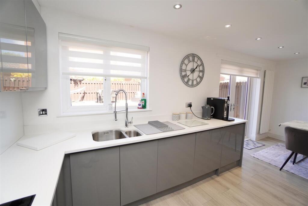 kitchen2.jpg