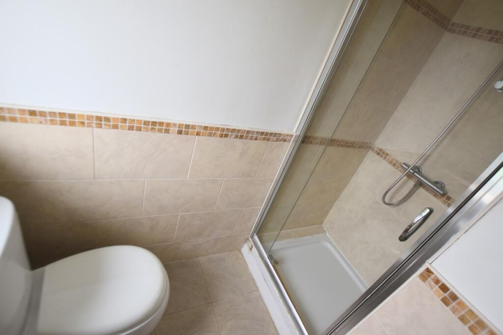 72 Pimpernel en-suite