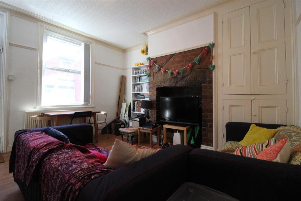 Living Room.JPG