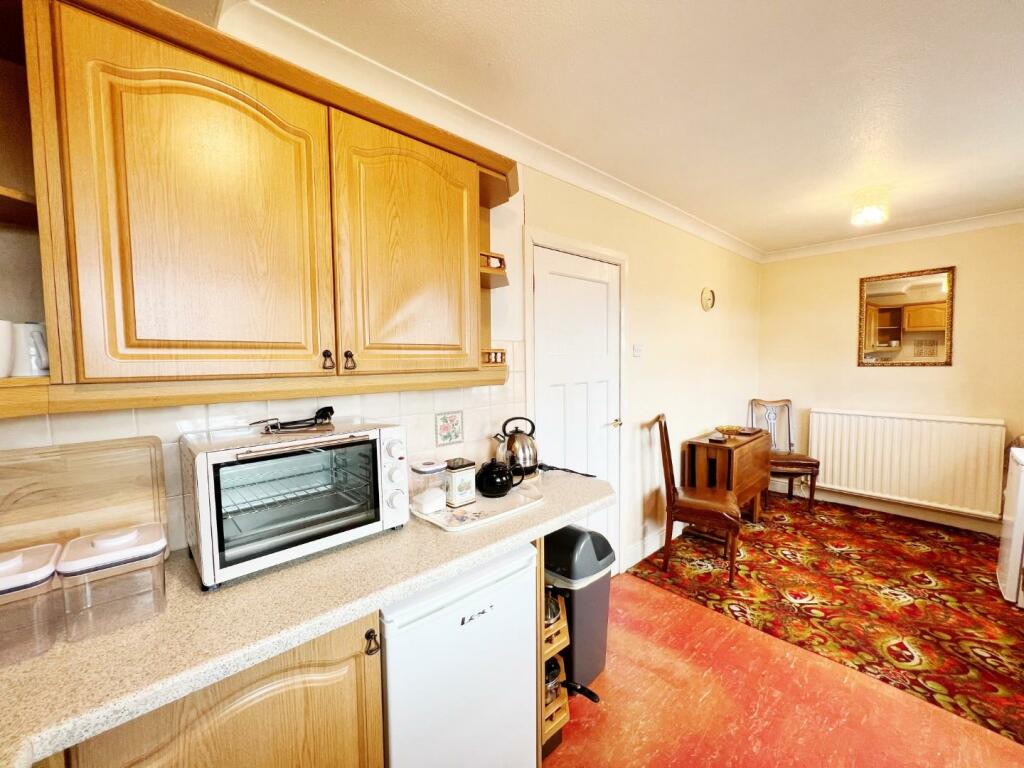 Kitchen Diner pic 2.jpg