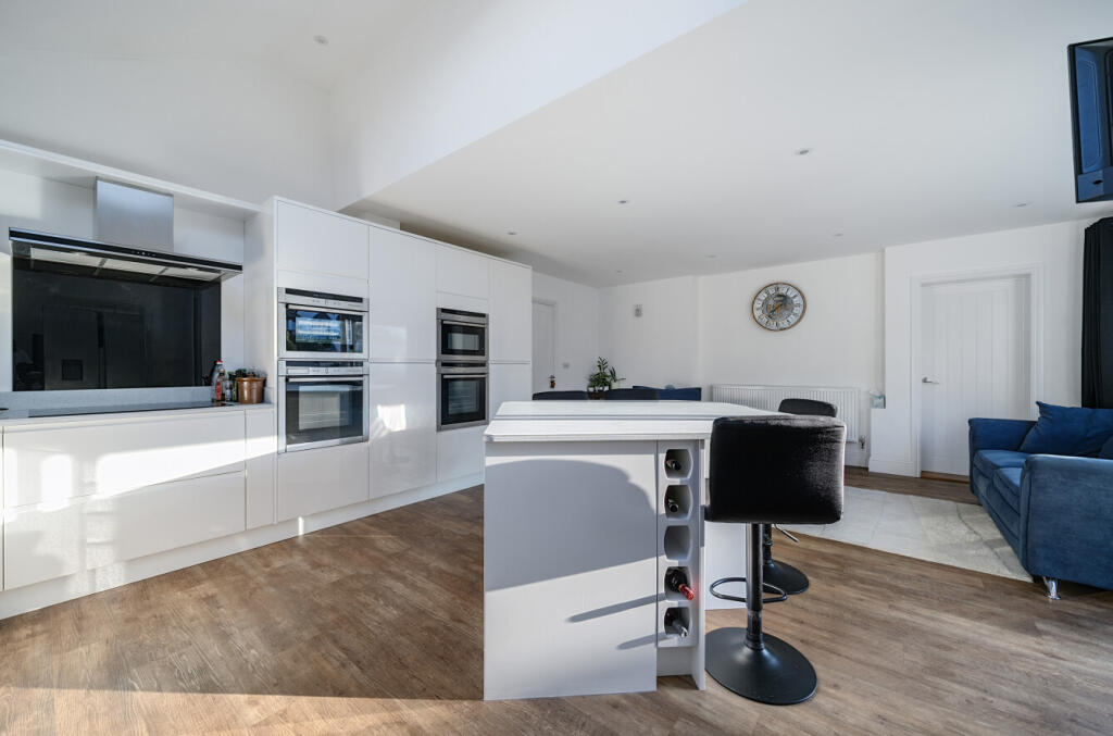 1315162-5-685cf7e...