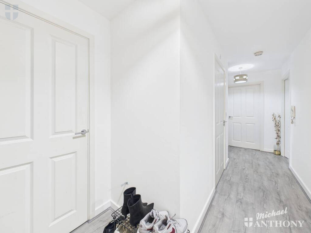 CAM03852G0-PR0464-STILL018-thumbnail-h750-70