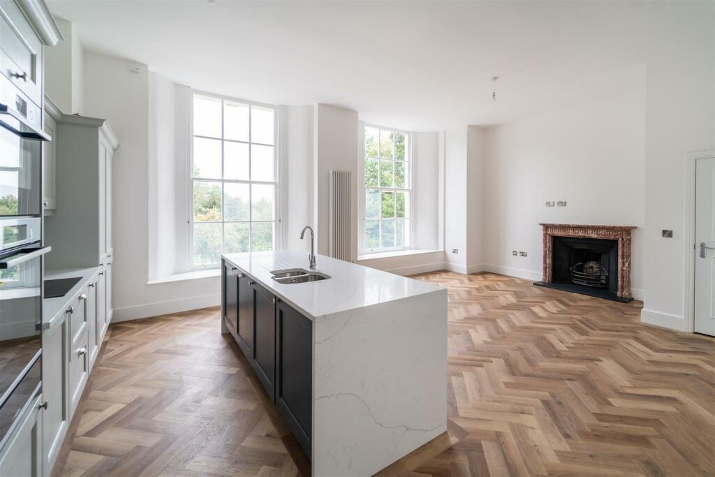 Apartment 8H-07.jpg