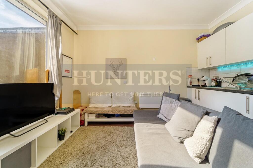 HANWORTH ROAD (6).JPG