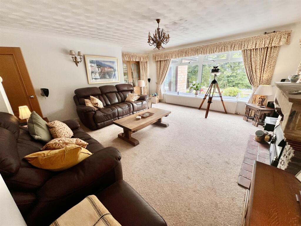 Living Room.jpeg