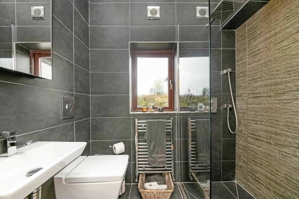 BEDROOM FIVE EN-SUITE