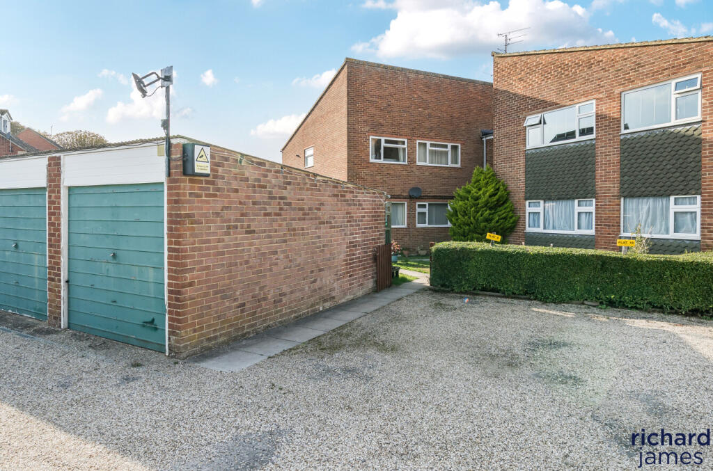 fb845ef1989f493496f450e6fe930085