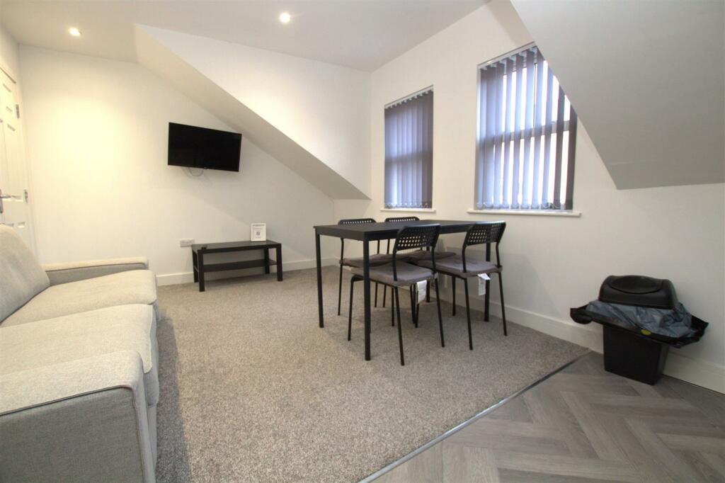 dining area reverse.jpg