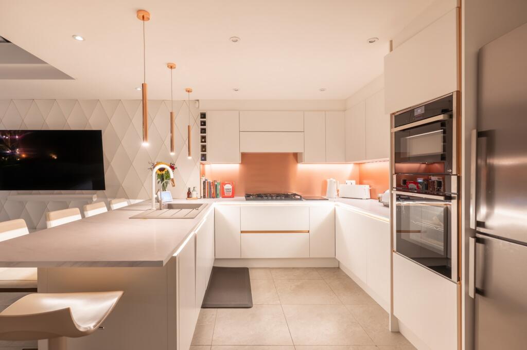 Kitchen/Entertainment